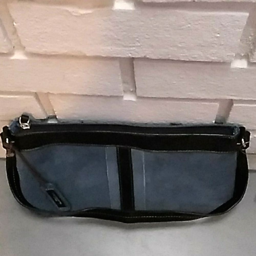Liz Claiborne Blue/Black Leather Bag. NWT - Picture 5 of 12